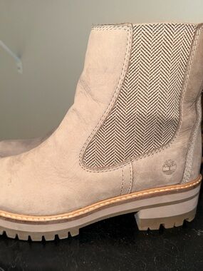 Timberland Women's Taupe Suede Chelsea Lug Boot